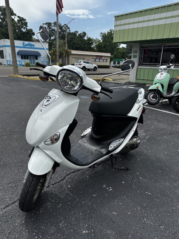 2023 White Genuine Buddy (Ref# 3198) - 1 Year Warranty!