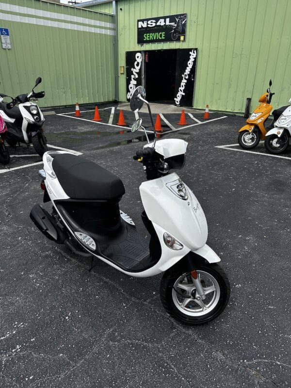 2023 White Genuine Buddy (Ref# 3198) - 1 Year Warranty! - Image 5