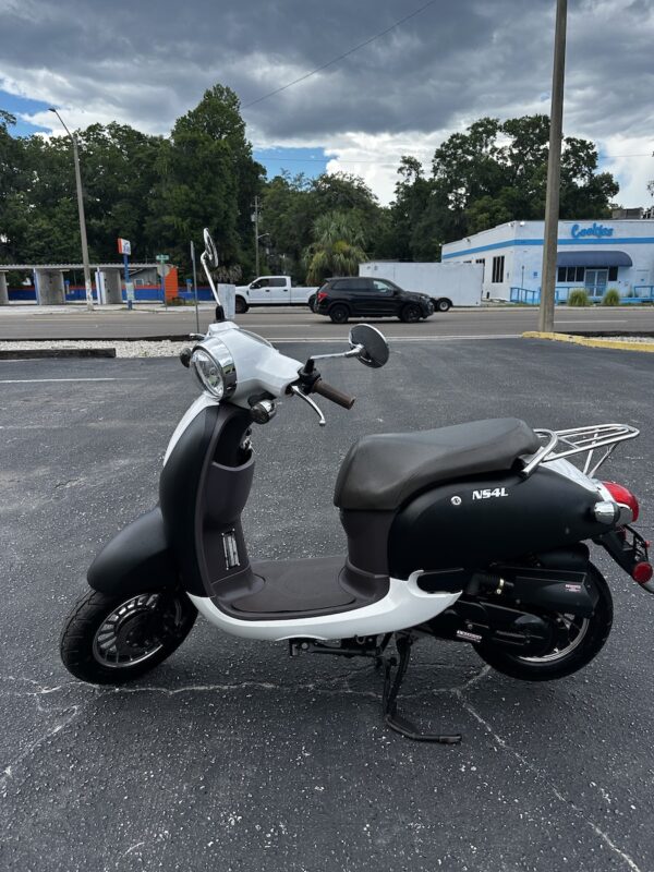 2022 Black/White ScootStar Honeystar (Ref# 3847) - Image 2