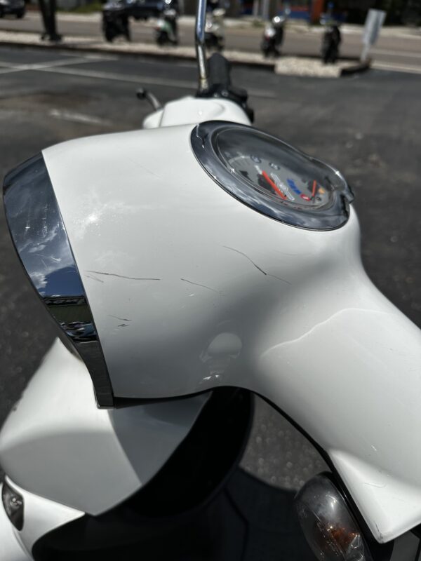 ** SOLD ** 2018 White Genuine Buddy (Ref# 2021) - Image 8