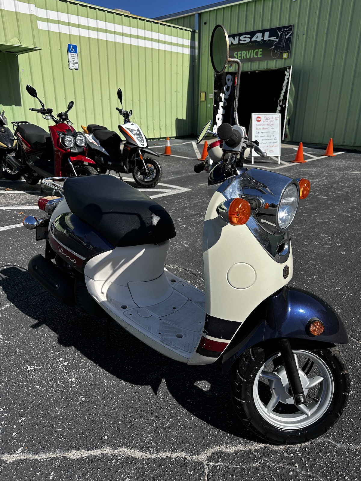 2014 Red White and Blue Yamaha Vino (Ref# 2852) - Image 5