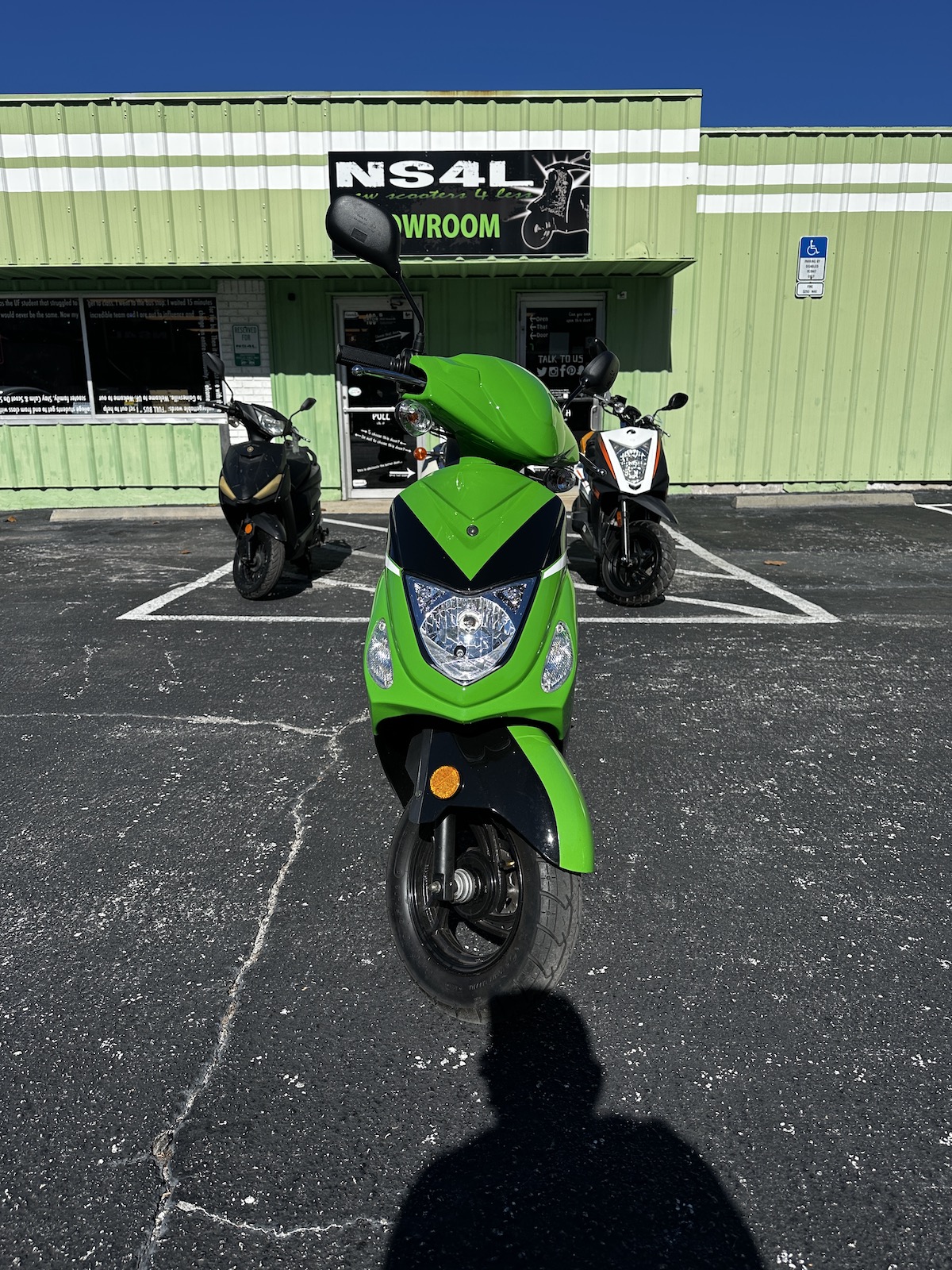 2025 Green/Black Wolf RX-50 Scooter (Ref# 9343) - Image 4