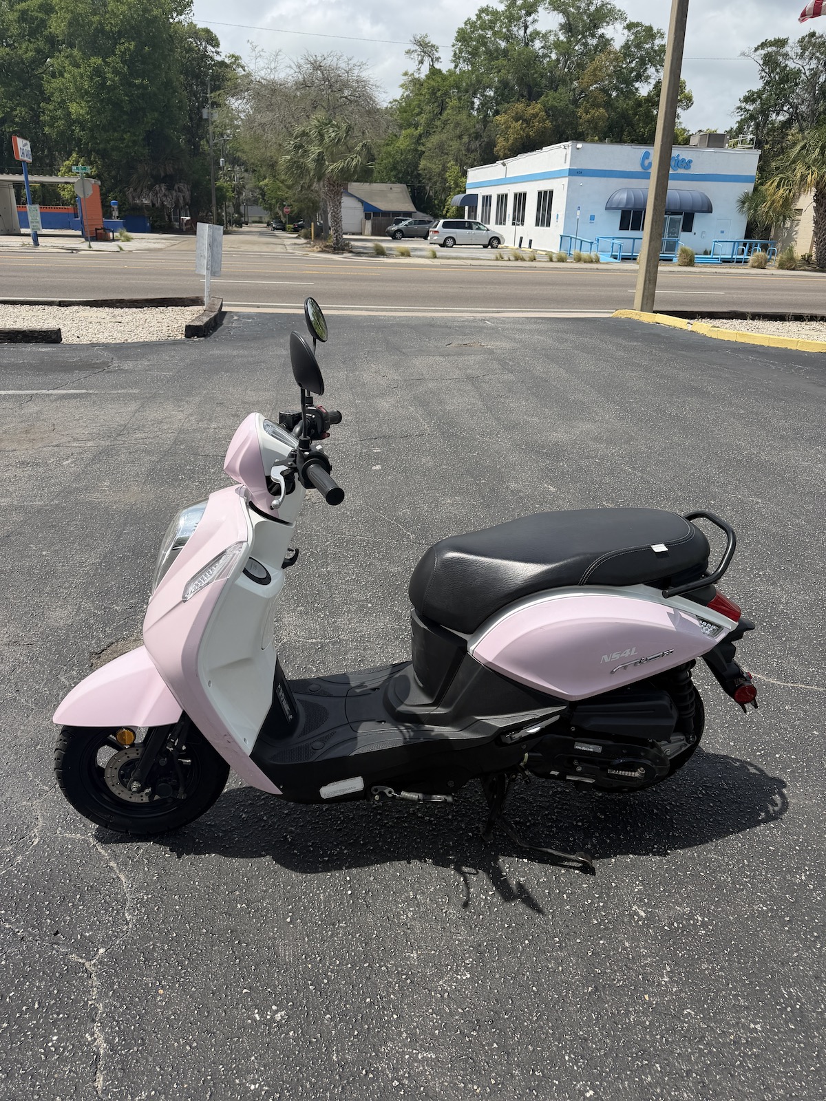 2022 Pink Sym Mio Scooter (Ref# 3493)