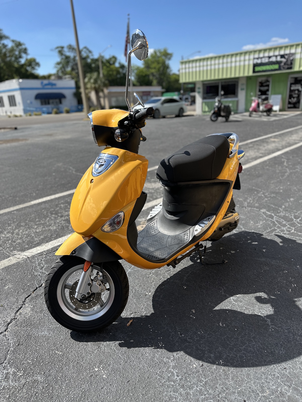 2023 Tangerine Genuine Buddy Scooter (Ref# 3375) - Image 6