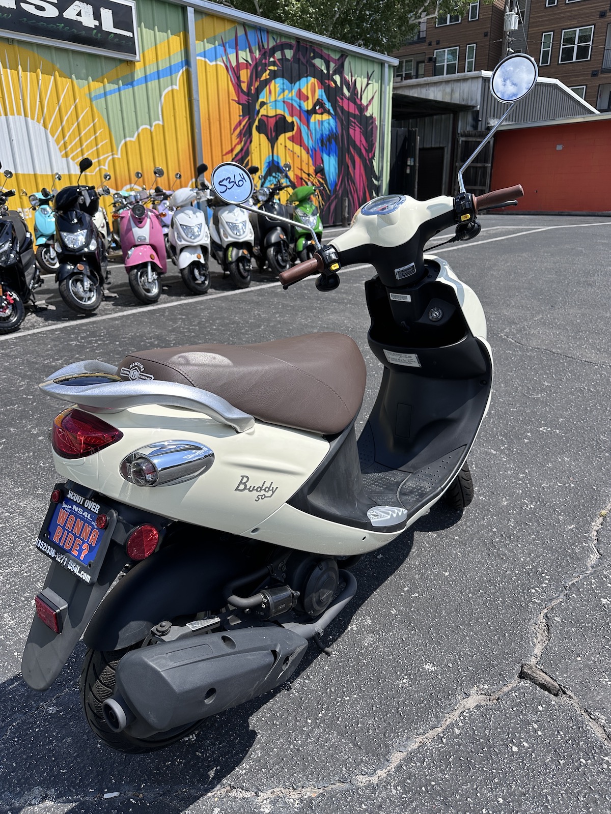 2024 Vanilla Genuine Buddy Scooter (Ref# 5364) - LOW MILEAGE - 1 YEAR WARRANTY INCLUDED! - Image 4