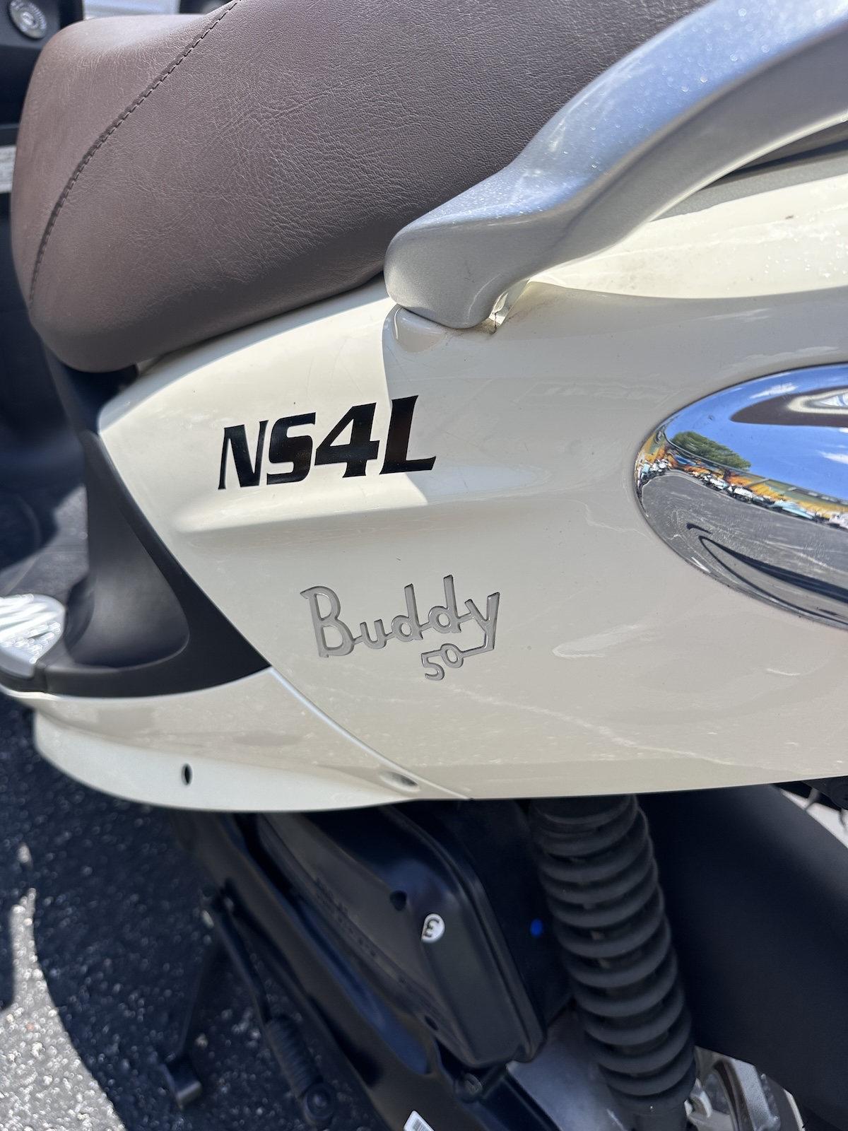 2025 Vanilla Genuine Buddy Scooter (Ref# 5489) - LOW MILEAGE - 1 YEAR WARRANTY INCLUDED! - Image 9