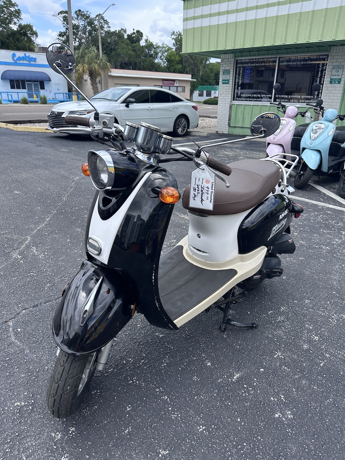 2022 Black Wolf Islander Scooter (Ref# 9909)