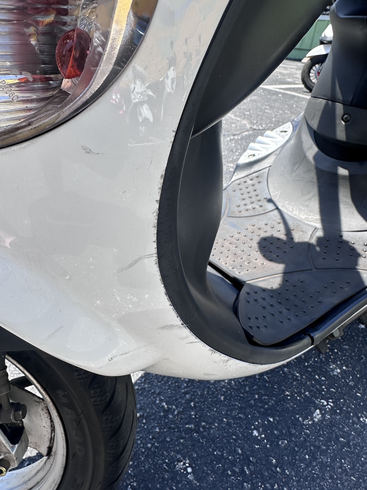 2018 White Genuine Buddy Scooter (Ref# 3237) - Image 10