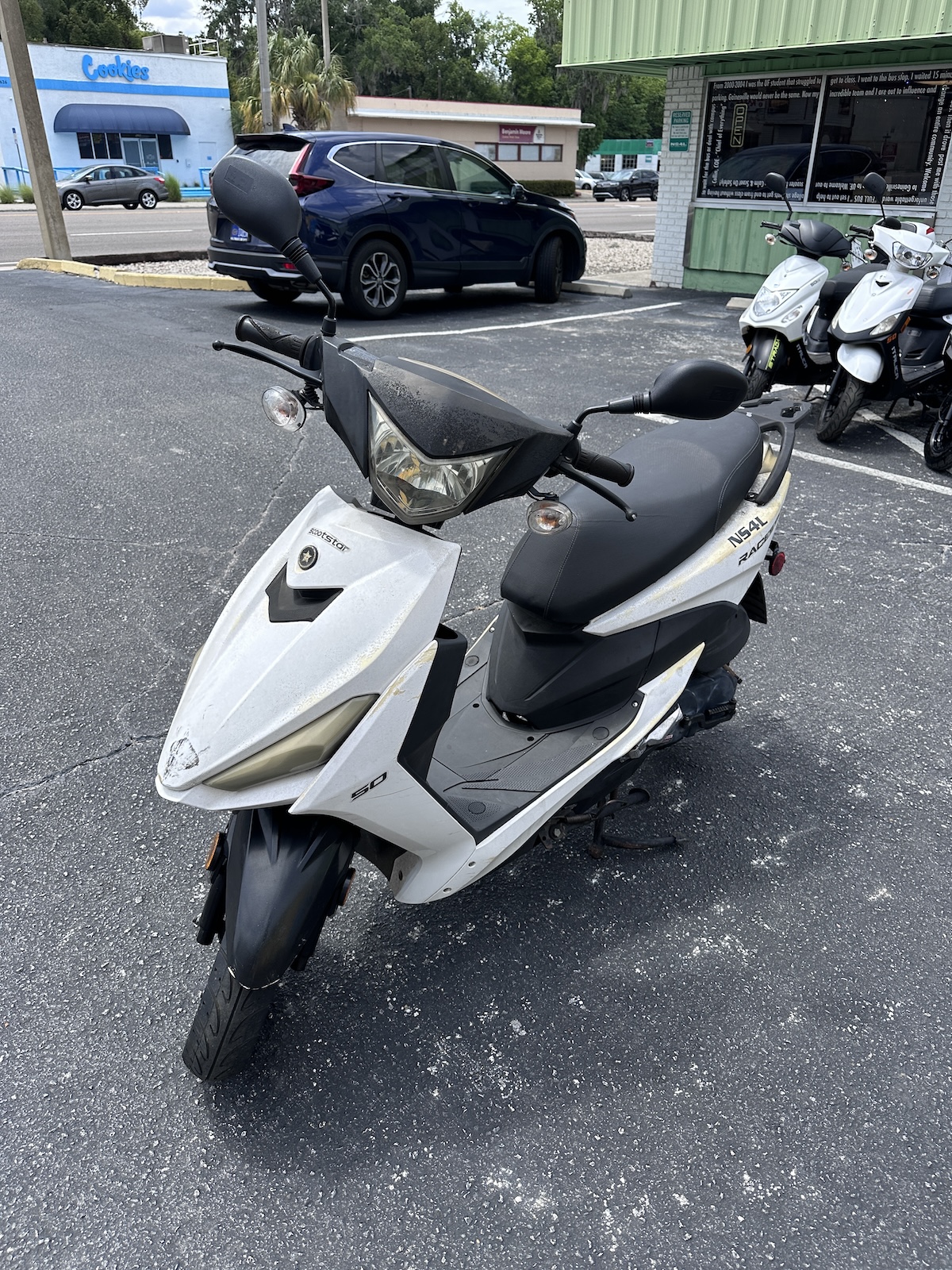 2019 White Scootstar Racestar Scooter (Ref# 9467)