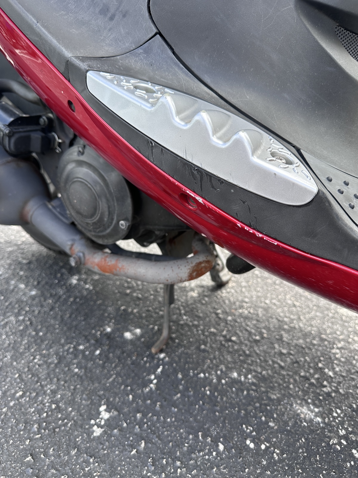 2023 Red Genuine Buddy Scooter (Ref# 4090) - Image 8