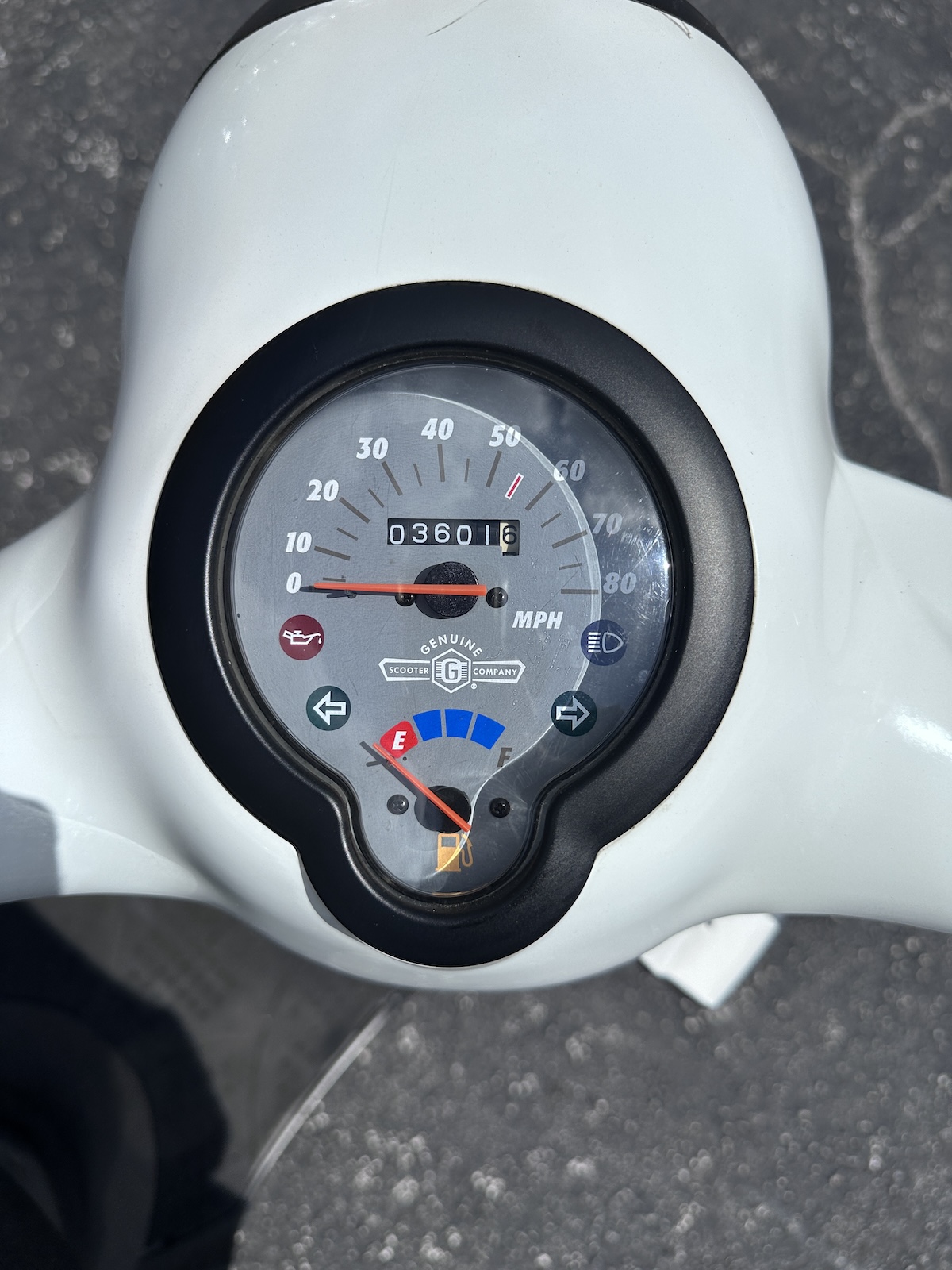 2018 White Genuine Buddy Scooter w/ Top Case (Ref# 3238) - Image 8