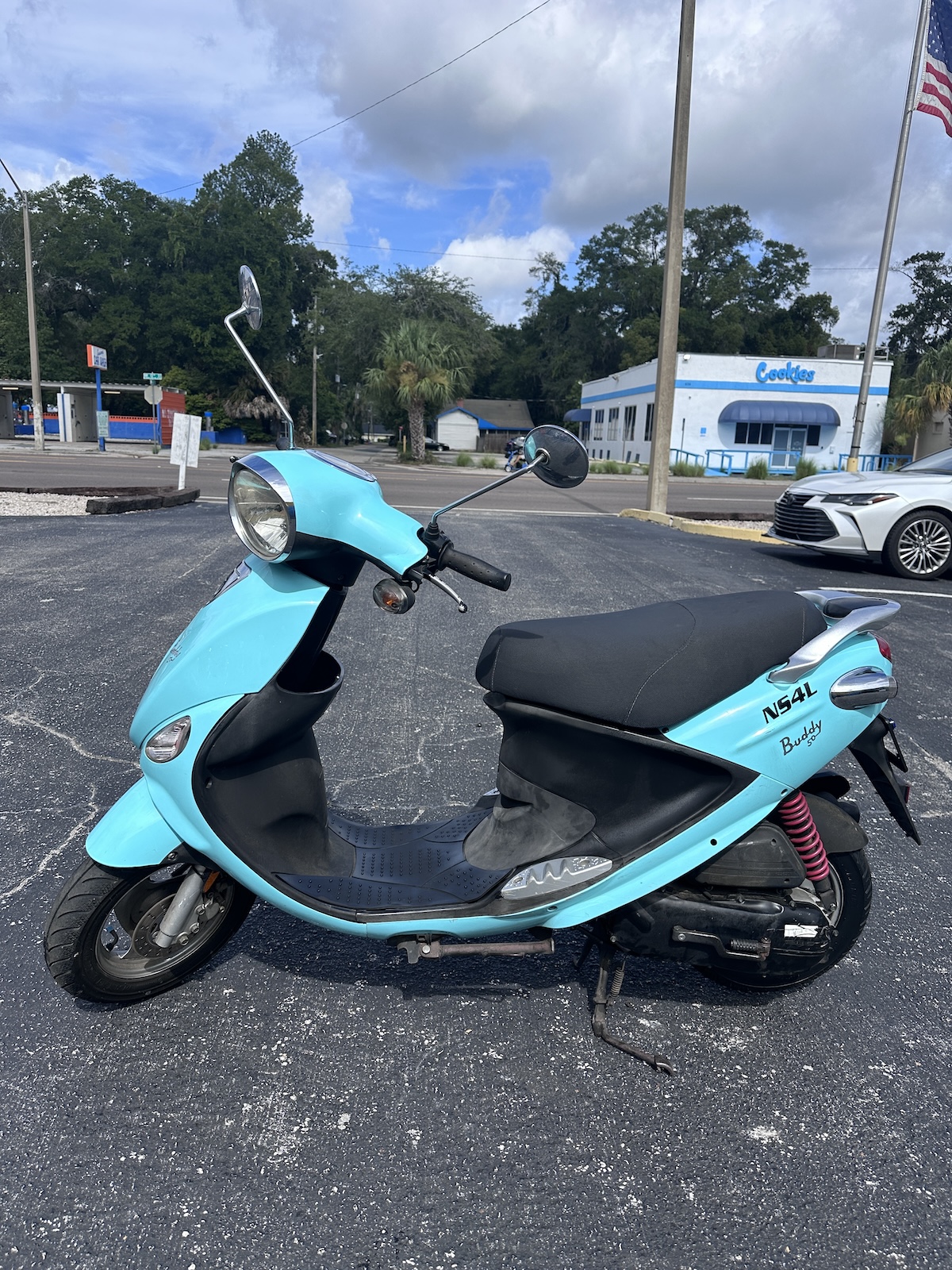 2018 Turquoise Genuine Buddy Scooter (Ref# 2134) - Image 2