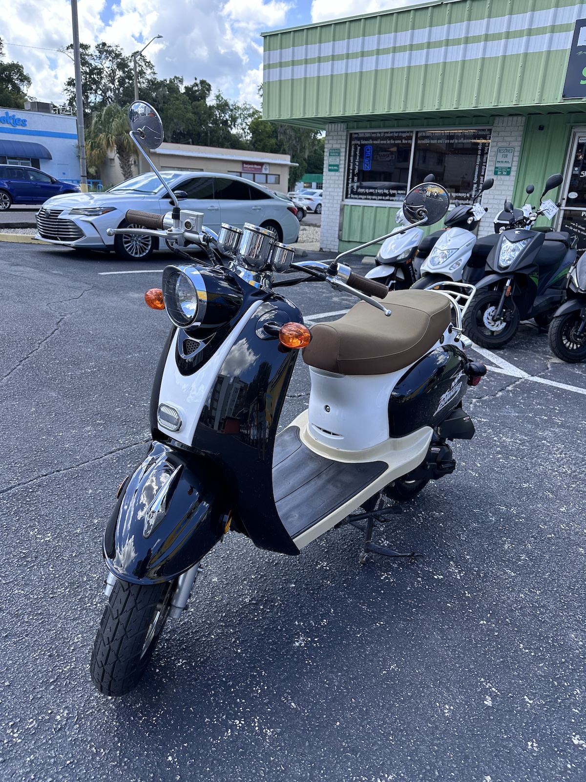 2025 Black Wolf Islander Scooter (Ref# 2219)