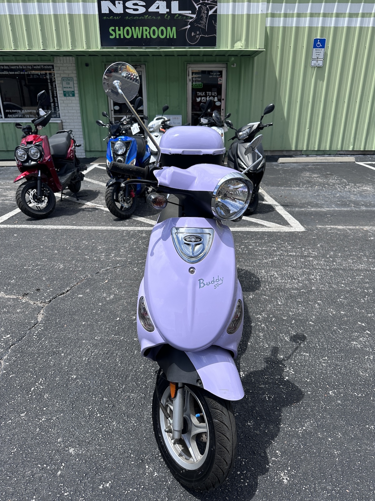 2022 Lavender Genuine Buddy Scooter with Top Case! (Ref# 1849) - Image 4