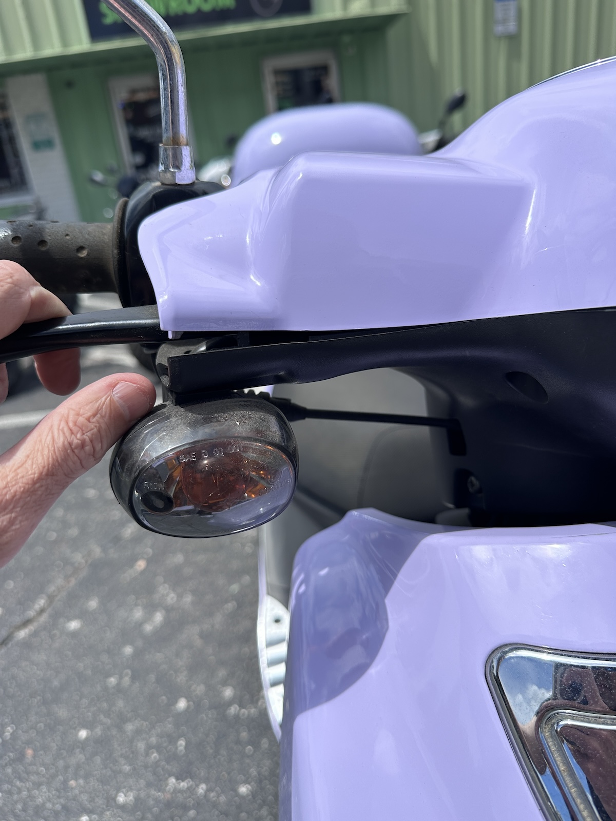 2022 Lavender Genuine Buddy Scooter with Top Case! (Ref# 1849) - Image 10