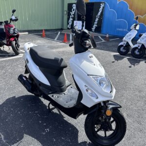 2023 White Chicago Go Scooter (Ref# 0157) - LOW MILEAGE
