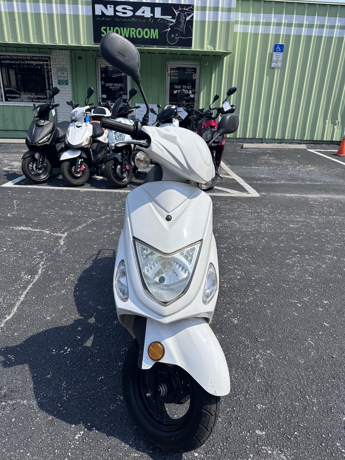 2021 White Wolf RX-50 Scooter (Ref# 0461) - Image 4
