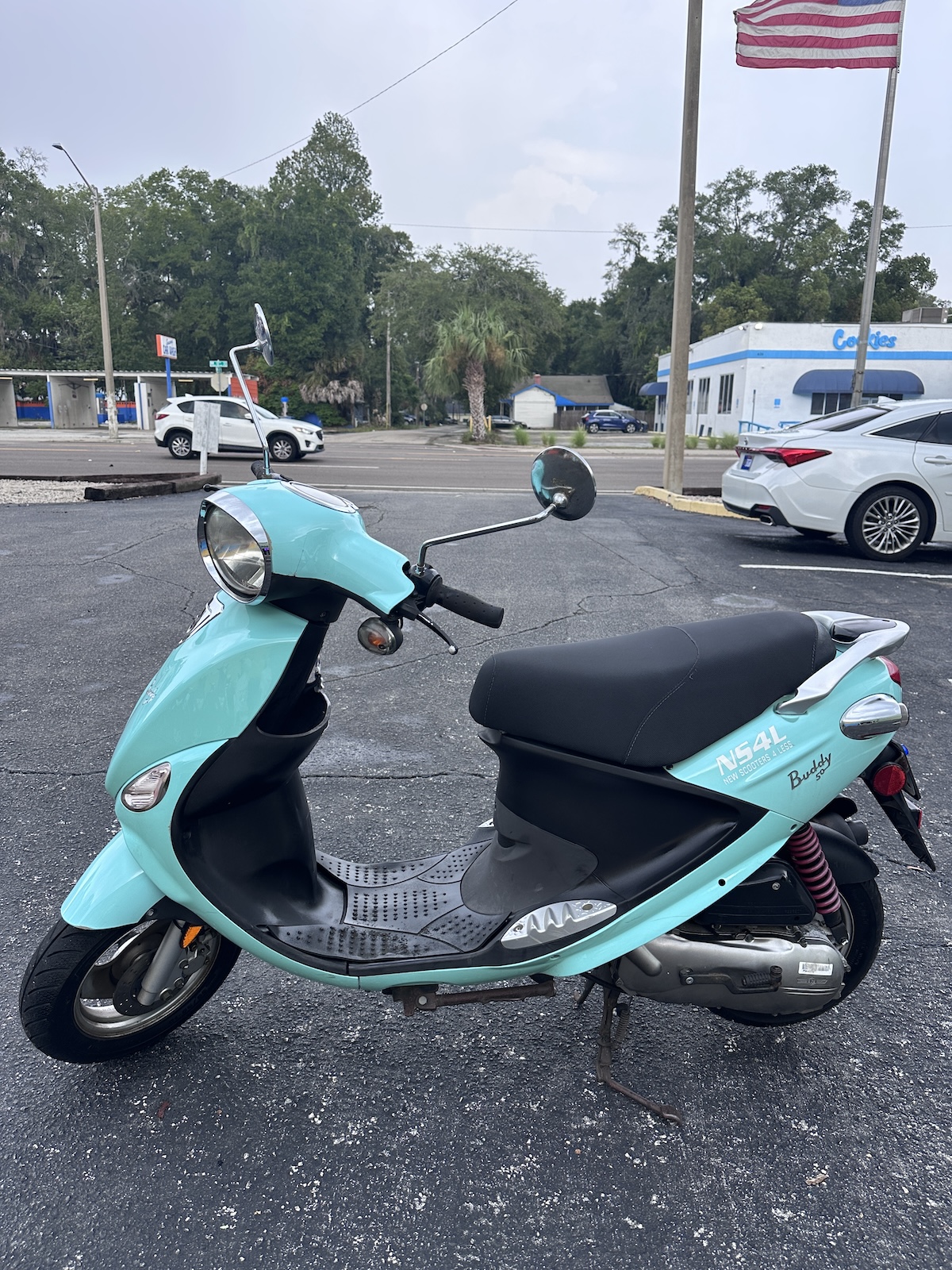 2018 Seafoam Genuine Buddy Scooter (Ref# 3221) - Image 2