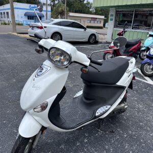 2022 White Genuine Buddy Scooter (Ref# 0960)
