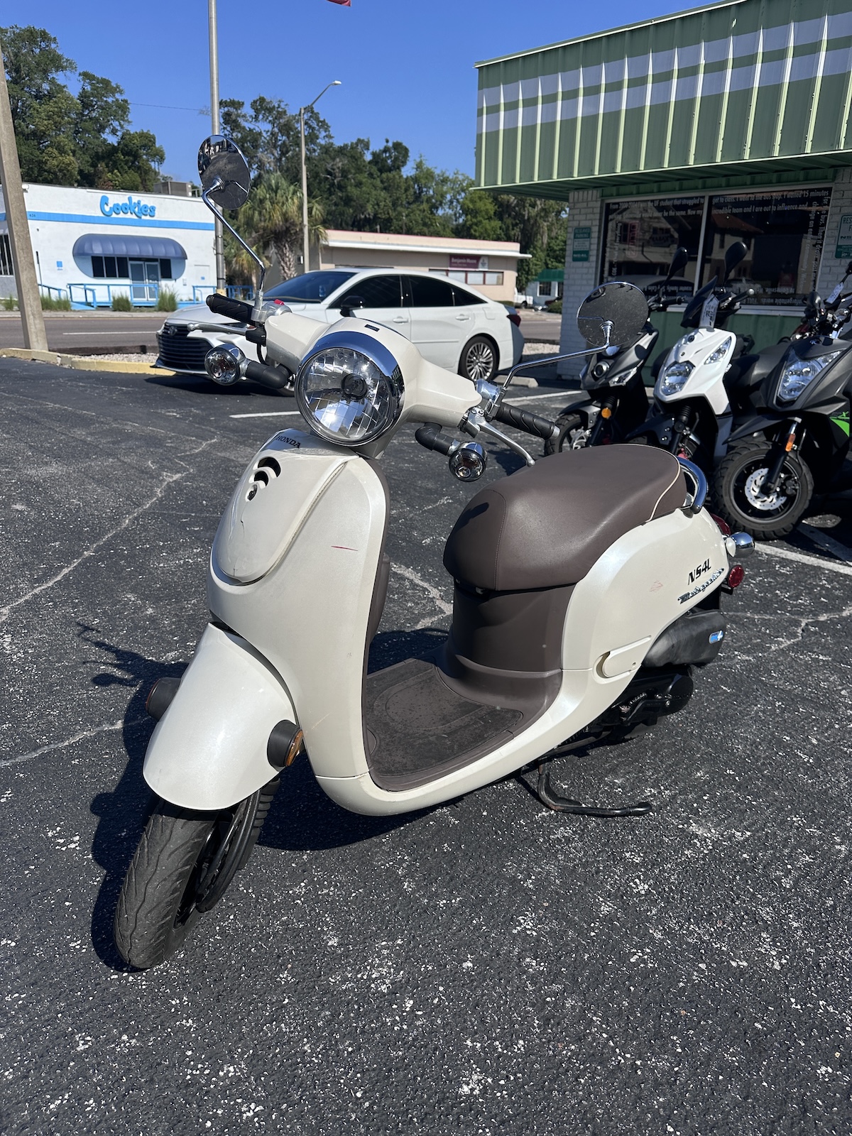 2013 Cream Honda Metropolitan Scooter (Ref# 1482)