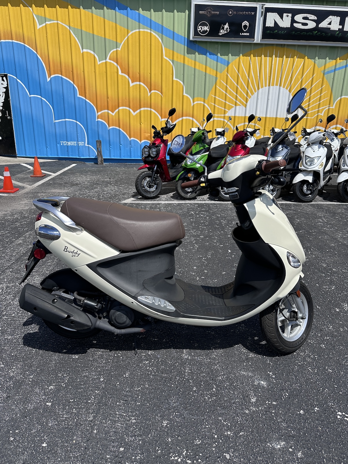 2024 Vanilla Genuine Buddy Scooter (Ref# 5308) - LOW MILEAGE - 1 YEAR WARRANTY INCLUDED - Image 6