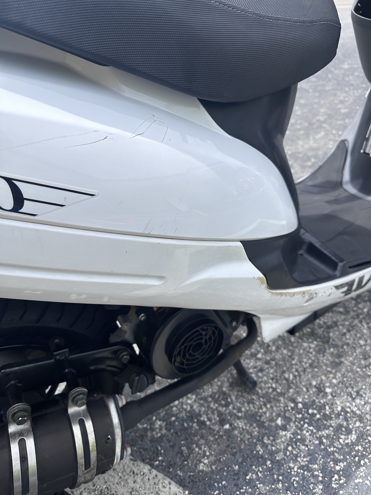 2023 White Wolf RX50 Scooter (Ref# 2755) - Image 10
