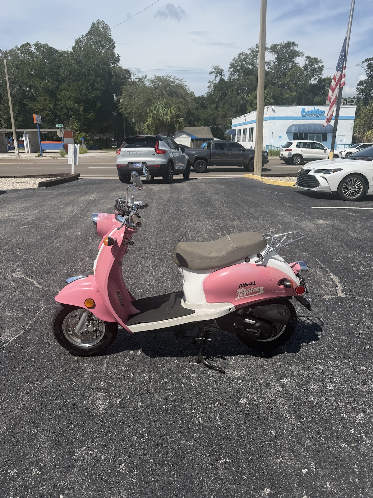 2023 Pink Wolf Islander Scooter (Ref# 9690) - Image 5