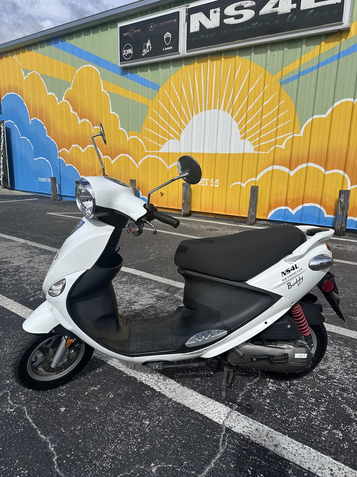 2019 White Genuine Buddy Scooter (Ref# 5299) - Image 2