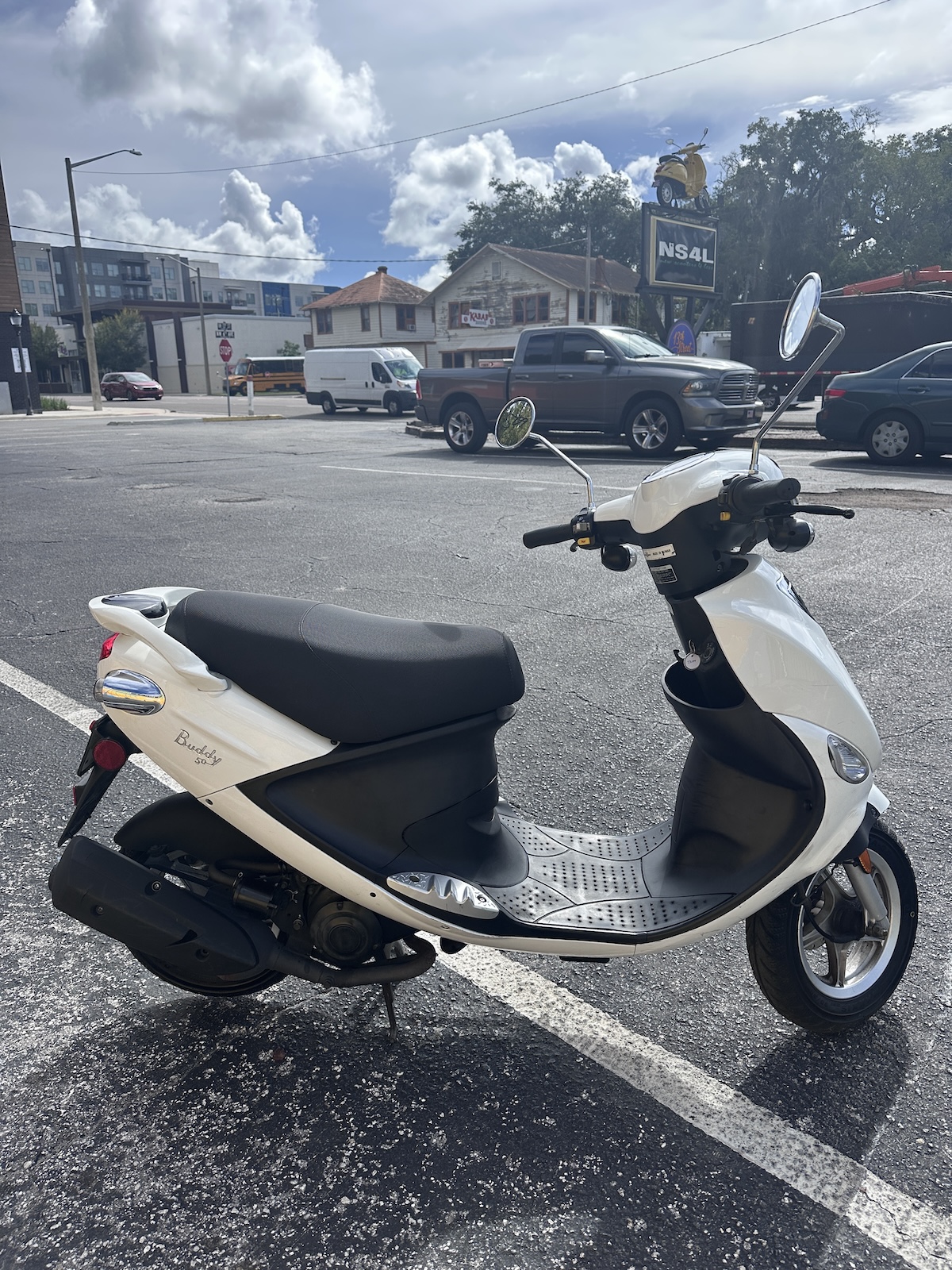 2019 White Genuine Buddy Scooter (Ref# 5299) - Image 6