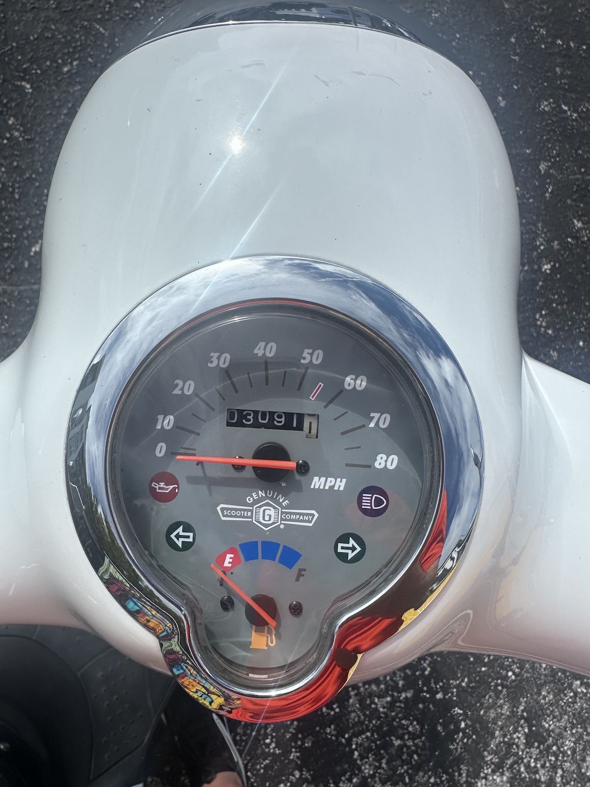 2019 White Genuine Buddy Scooter (Ref# 5299) - Image 8